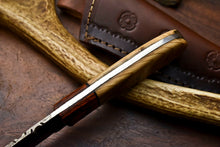 Load image into Gallery viewer, HS-592  Handmade Damascus Skinning Blade Camping Full Tang Knife
