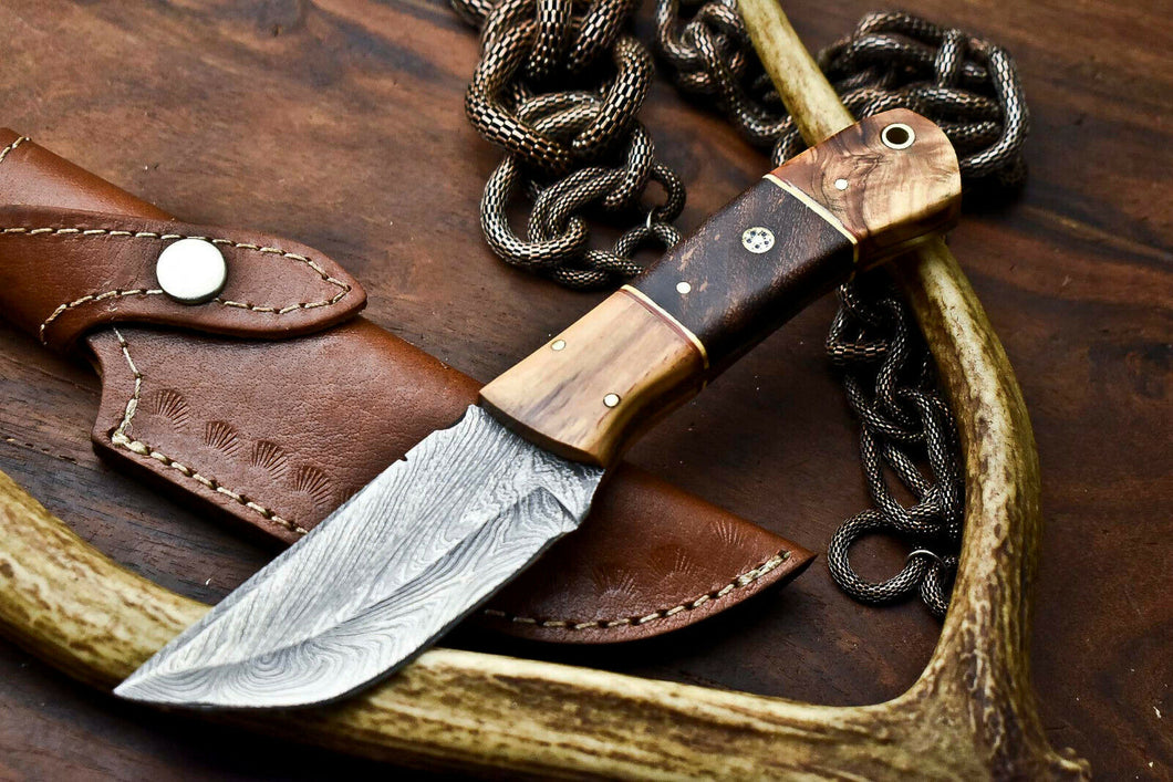 HS-642 Custom Handmade Damascus Hunting Skinning Blade Hunter Camping Full Tang Knife