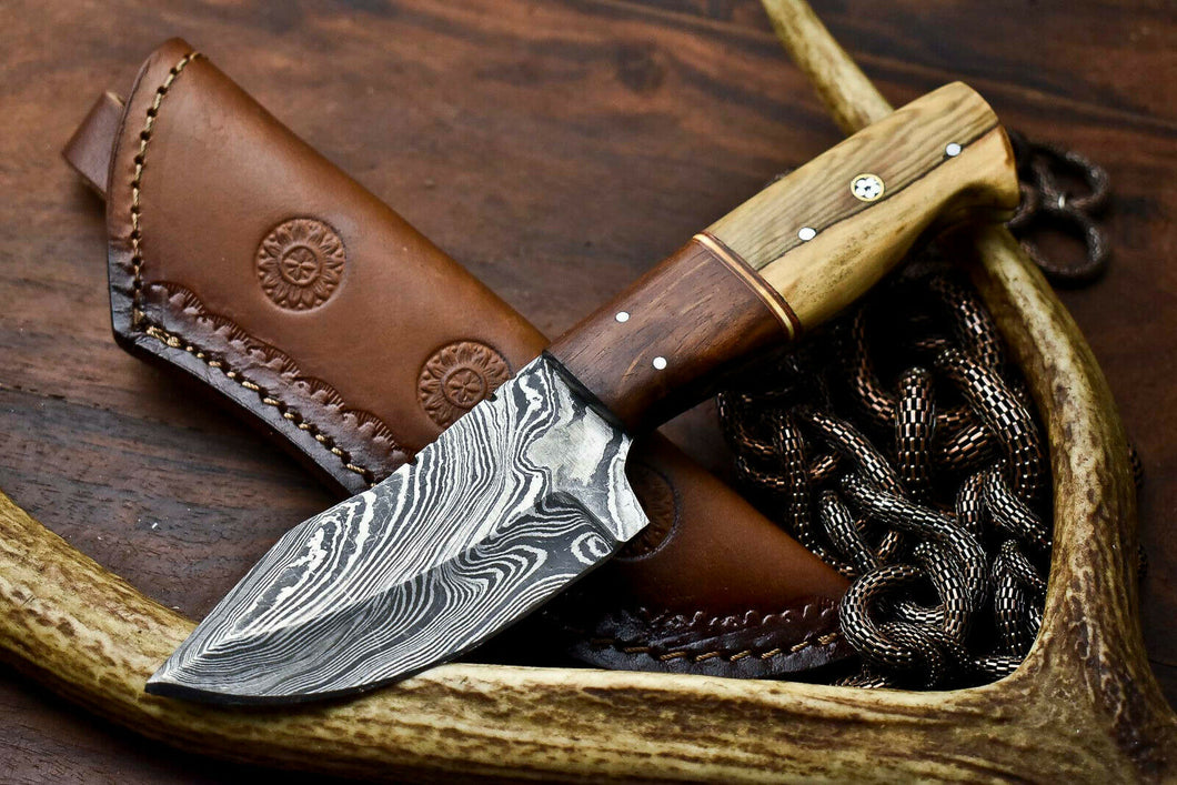 HS-634 Custom Handmade Damascus Hunting Skinning Blade Hunter Camping Full Tang Knife